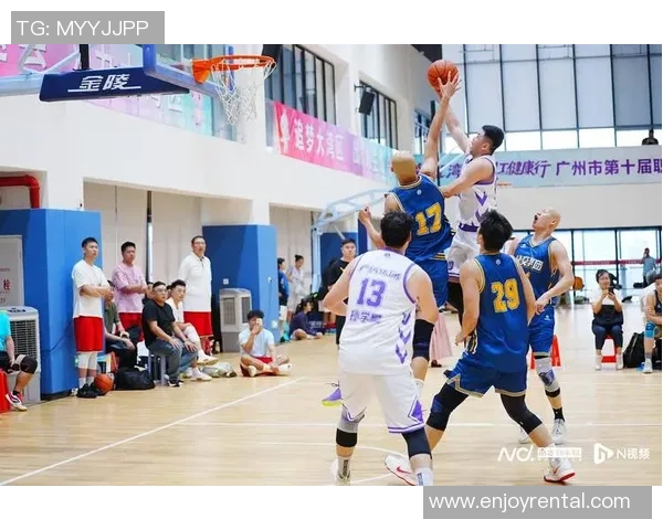 深入分析广州篮球队与北京篮球队的比赛节奏与战术对决 深入分析广州篮球队与北京篮球队的比赛节奏与战术对决